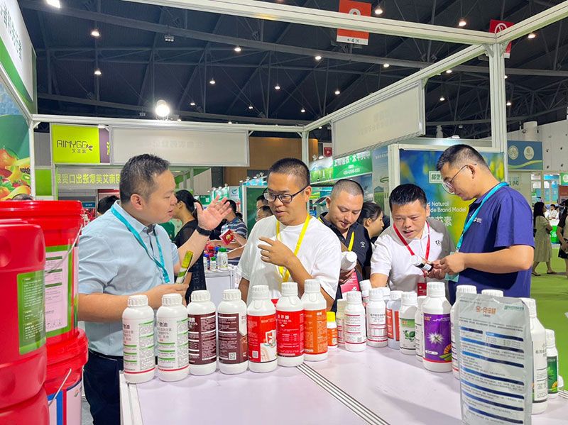 新朝陽(yáng)綠色生物科技亮相西部植?！半p交會(huì)”與第八屆綠色農(nóng)藥博覽會(huì)